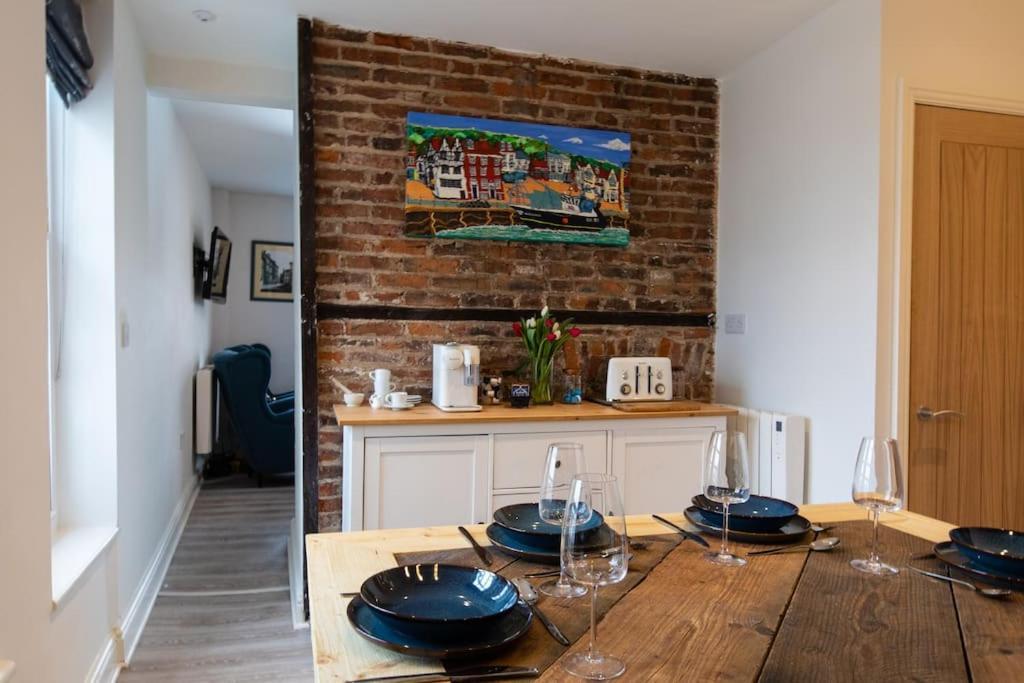 Herring Girl House - Harbourside Property, Sleeps 8 Scarborough Zewnętrze zdjęcie