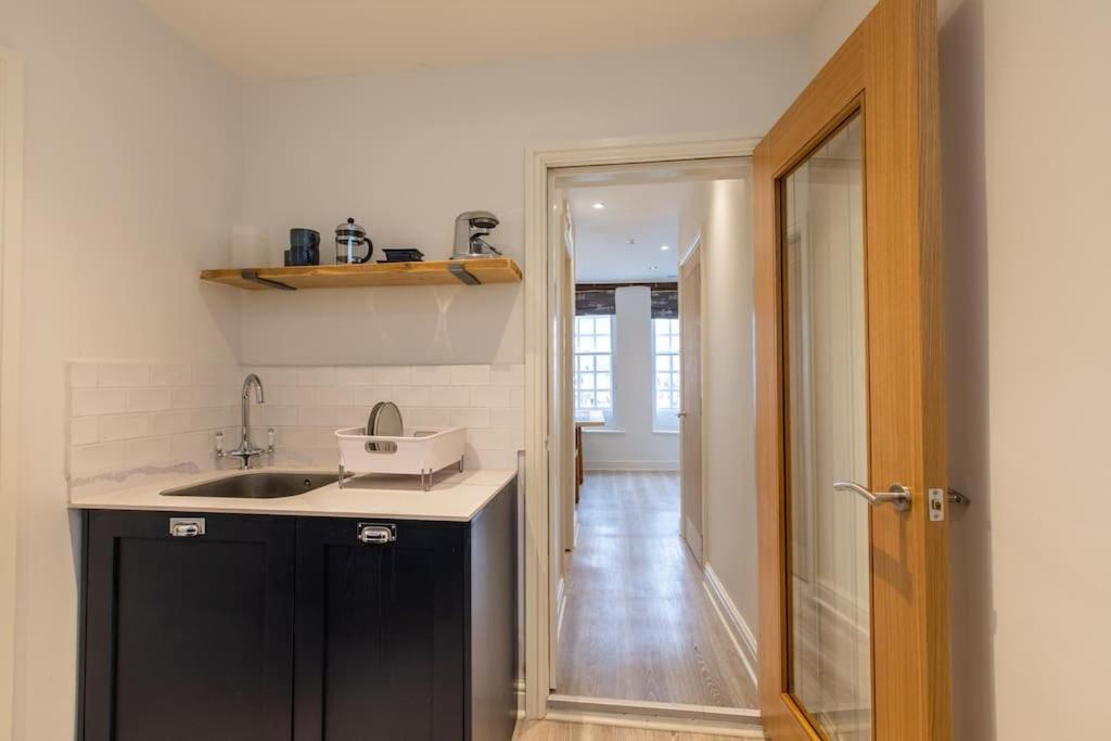 Herring Girl House - Harbourside Property, Sleeps 8 Scarborough Zewnętrze zdjęcie